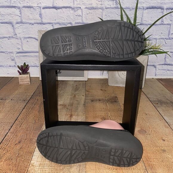 CROCS - WOMEN MAMMOTH FLAT SHOES - Picture 7 of 8